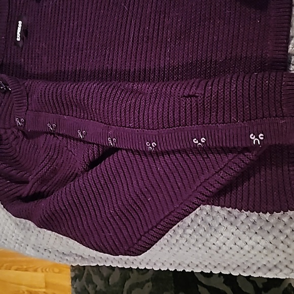 Sweater - Picture 3 of 7